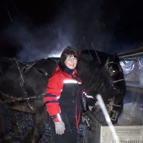 Meet your Posher, Cindy - Picture 1 of 1